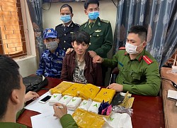 Bắt kẻ vận chuyển 30.000 viên hồng phiến