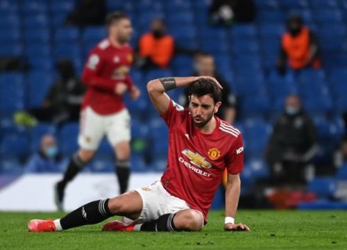 Bruno Fernandes bật lại những chỉ trích trước derby Manchester