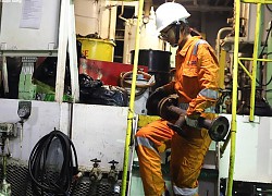 Cô gái Việt Nam đầu tiên 'xông pha' vào buồng máy tàu viễn dương