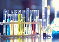 Học trò chê Toán - Lý - Hóa nhàm chán, giáo viên bày luôn trò ảo thuật, nghe đến tên thí nghiệm đã thấy siêu dị