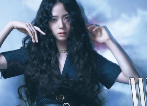 Jisoo "đụng hàng" Triệu Lệ Dĩnh: Liệu minh tinh Cbiz có "chặt" được đại sứ Dior?