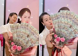 Nhật Kim Anh khiến hội chị em ghen tỵ với bó hoa tiền 8/3