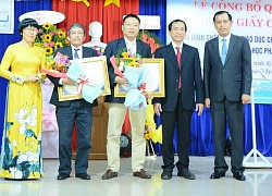 Trao giấy chứng nhận kiểm định giáo dục cho Trường ĐH Phạm Văn Đồng