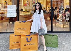 Đẳng cấp chịu chơi như Joyce Phạm: Đã shopping là phải xách cả núi hàng hiệu về nhà, mua 1 kiểu giày nhưng phải 5 đôi 5 màu mới chịu!