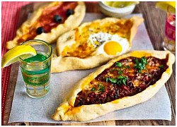 Độc đáo món bánh pizza hình thuyền của riêng Thổ Nhĩ Kỳ