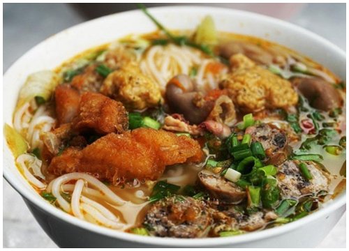 Bún cá cay: Món đặc sản "gieo thương nhớ" ở Hải Phòng