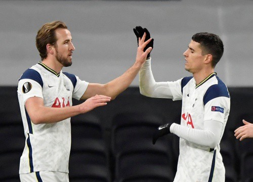 Kane lập cú đúp trong chiến thắng của Tottenham