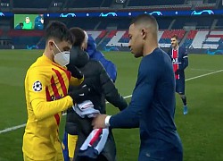 Mbappe không đổi áo với Messi