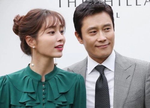 Ông xã Lee Byung Hun bị đàn em "thả thính" công khai, Lee Min Jung vào tận trang cá nhân "dằn mặt"