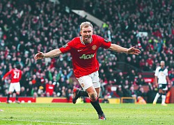 Paul Scholes nhận thêm "gạch đá" vì phớt lờ quy định cách ly