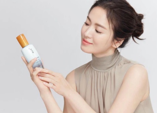 Song Hye Kyo mới có 5 kiểu tóc búi/buộc thấp đẹp mê hồn, chị em 30+ áp dụng thì sẽ chạm đến đỉnh cao sang chảnh