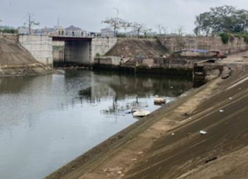 Thi thể nữ trong âu tàu dự án Riverside: Mặc khá đẹp