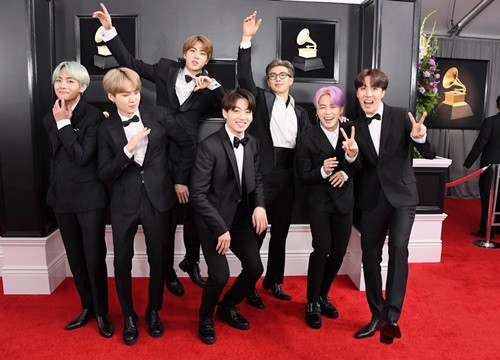 BTS mặc gì khi tham dự Grammy 2021?