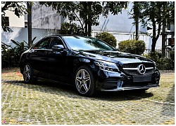 Chọn Toyota Camry 2.5Q hay Mercedes-Benz C 180 AMG?