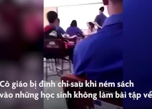 Giáo viên Thái Lan ném sách vào học sinh vì không làm bài về nhà