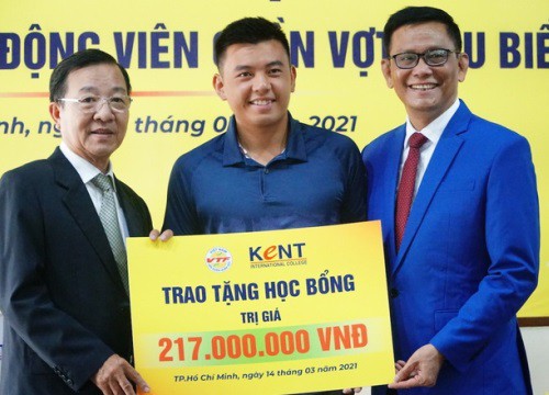 Lý Hoàng Nam nhận học bổng toàn phần