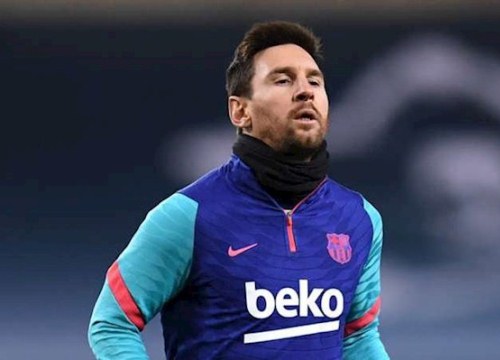 Messi nổi cáu với fan Barca do bị làm phiền