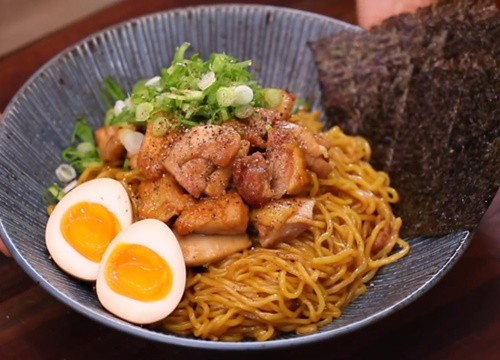 Mì ramen gà trứng dễ làm cho bữa tối