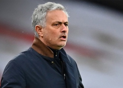 Mourinho tái hiện kỷ lục buồn