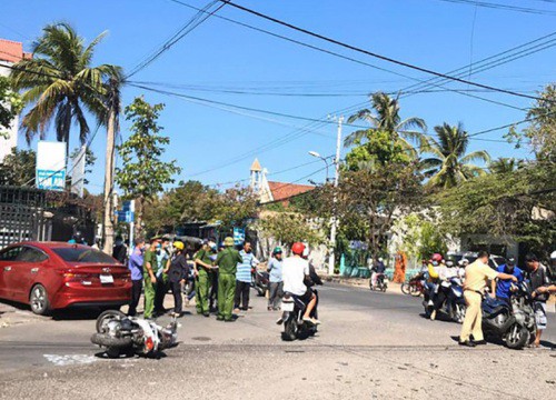 Ôtô gây tai nạn liên hoàn tại Kon Tum