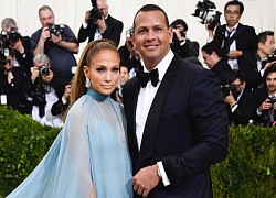 Phủ nhận chia tay, Jennifer Lopez và Alex Rodriguez nói "đang giải quyết vài vấn đề"