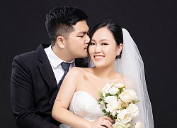 Quẹt Tinder vì chia tay mối tình 4 năm, cô nàng "túm" ngay real love là người ngồi cùng phòng thi hồi cấp 3