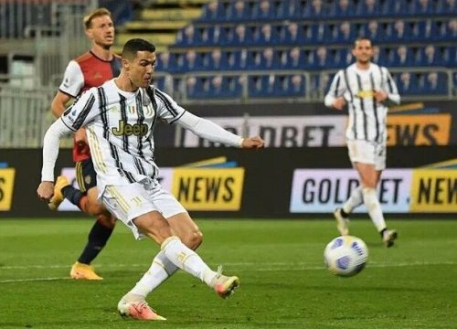 Ronaldo ghi hat-trick trong 22 phút