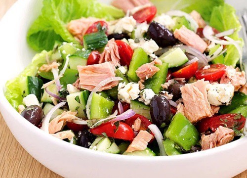 Salad ức gà, ớt chuông cho hội chị em muốn đủ chất mà vẫn giảm được cân