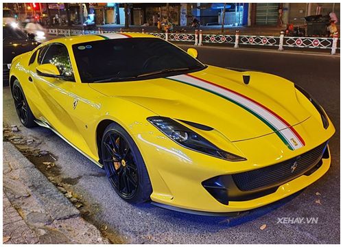 Siêu xe Ferrari 812 Superfast hơn 27 tỷ "thay áo mới" tại Sài Gòn