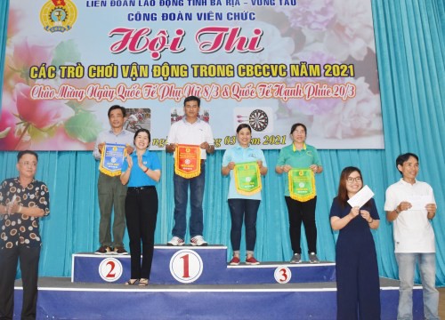 Gần 700 VĐV tham gia tranh tài