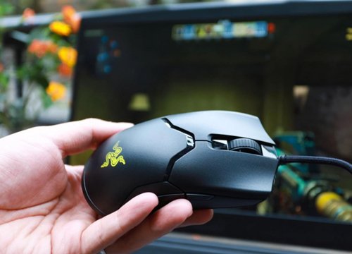 Sờ tận tay Razer Viper 8K: Chuột gaming nhẹ như bay và dành riêng cho các Xạ Thủ bằng tốc độ "nhanh khủng khiếp"