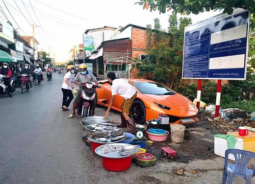 Đi làm vì đam mê: Cô bán bánh mì 2 túi 2 iPhone, chú bán cá đi xế hộp