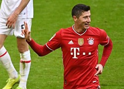 Lewandowski lập hat-trick, Bayern tiến bước dài đến ngôi vương