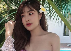 Nữ streamer diện bikini khoe trọn ba vòng đốt mắt người xem với pha "cưỡi ngựa" gợi cảm, tiết lộ đam mê cực dị