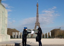 Pháp phong tỏa Paris