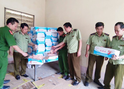 Thu giữ 350 kg mực khô ăn liền nhập lậu, phạt chủ lô hàng 70 triệu đồng