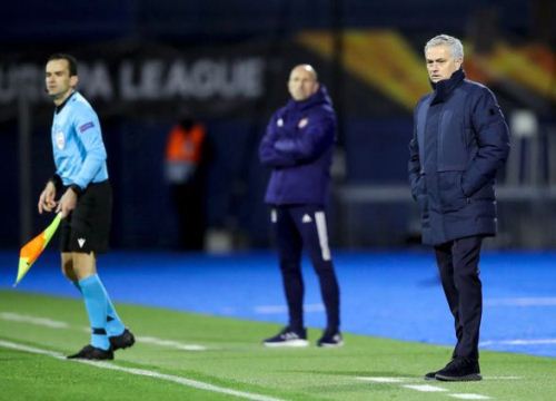 Thua đội có HLV vừa bị bỏ tù, Mourinho... 'hết chỗ trốn'