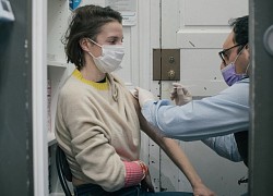 Tìm ra nguyên nhân gây cục máu đông sau tiêm vaccine của AstraZeneca