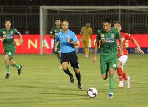 Vừa ra mắt V-League, HLV Nhật Bản của Sài Gòn FC chê trọng tài