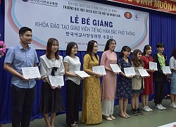 25 học viên xuất sắc nhận bằng cử nhân tiếng Hàn