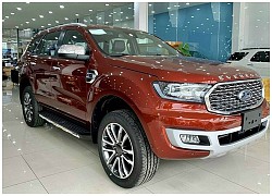 Ford Everest 2021 giảm giá gần 100 triệu đồng