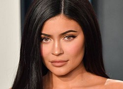 Kylie Jenner gặp biến: Tỷ phú giàu nứt đố đổ vách bị tố ki bo khi bạn thân tai nạn chấn thương sọ não, nhưng có đáng?