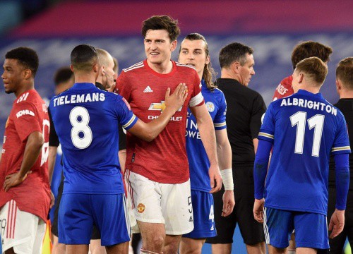 Maguire cười sau thất bại của Man Utd