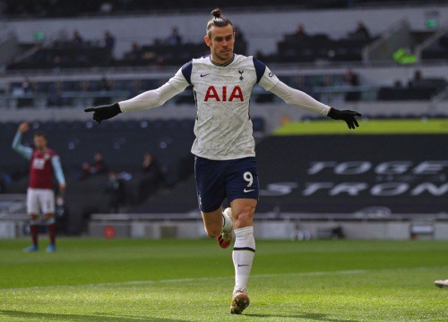 Peter Crouch khuyên Tottenham ký hợp đồng với Bale