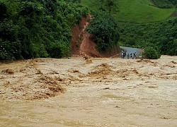 Sa Pa: Nước chảy xiết sau mưa, vài ngày tới tình hình không khá hơn