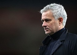 Thắng nhẹ Villa, vì sao Jose Mourinho vẫn buồn?