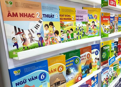 Thiếu minh bạch và nhất quán trong triển khai sách giáo khoa mới