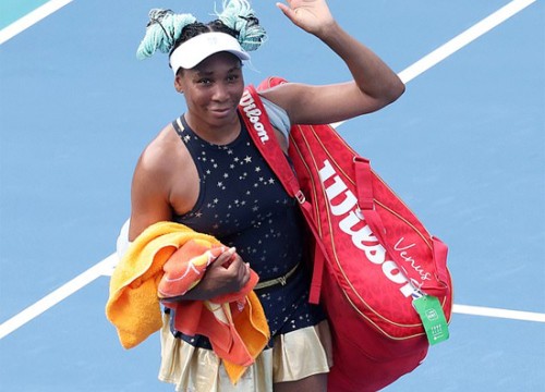 Venus Williams mặc như Wonder Women đi thi đấu