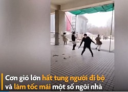 Cơn gió lớn hất tung người đi bộ ở Trung Quốc