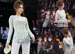 Giờ mới thấy: Ngọc Trinh kiêu sa diễn catwalk, Nhã Phương đeo khẩu trang mà đảo mắt liếc nhìn chăm chú lắm!